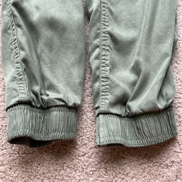 SO Green High Rise Dress Joggers - Picture 9 of 10